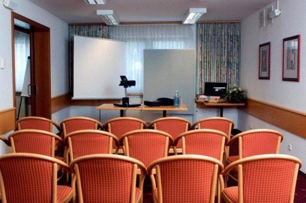 Hotel Berlin - Greenline Hotel Цосен Екстериор снимка
