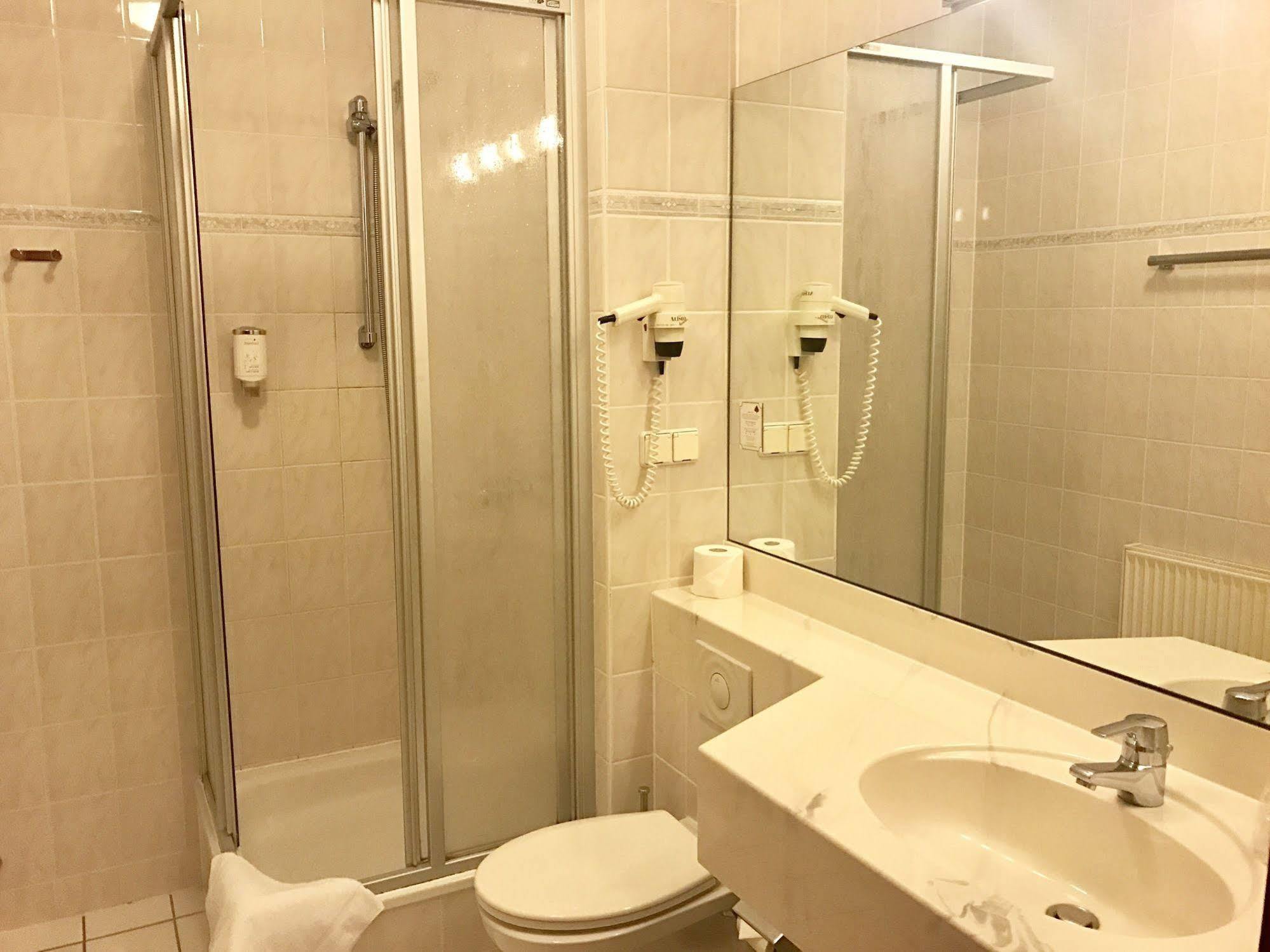 Hotel Berlin - Greenline Hotel Цосен Екстериор снимка