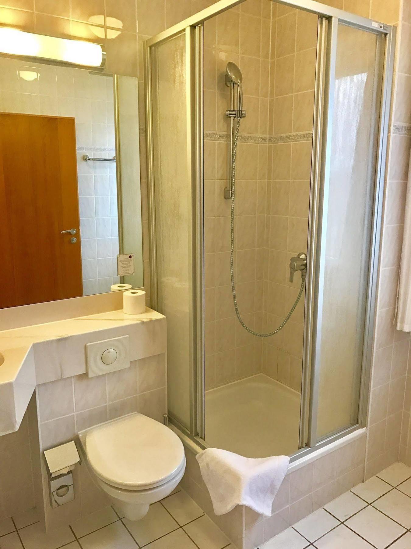 Hotel Berlin - Greenline Hotel Цосен Екстериор снимка