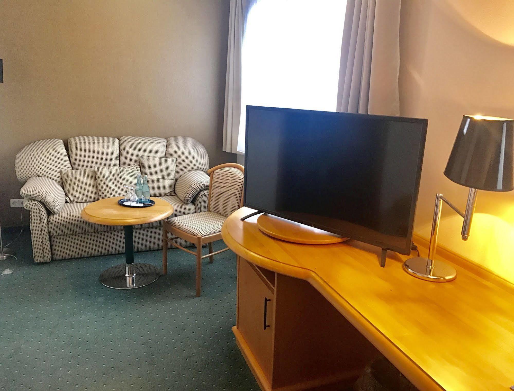 Hotel Berlin - Greenline Hotel Цосен Екстериор снимка